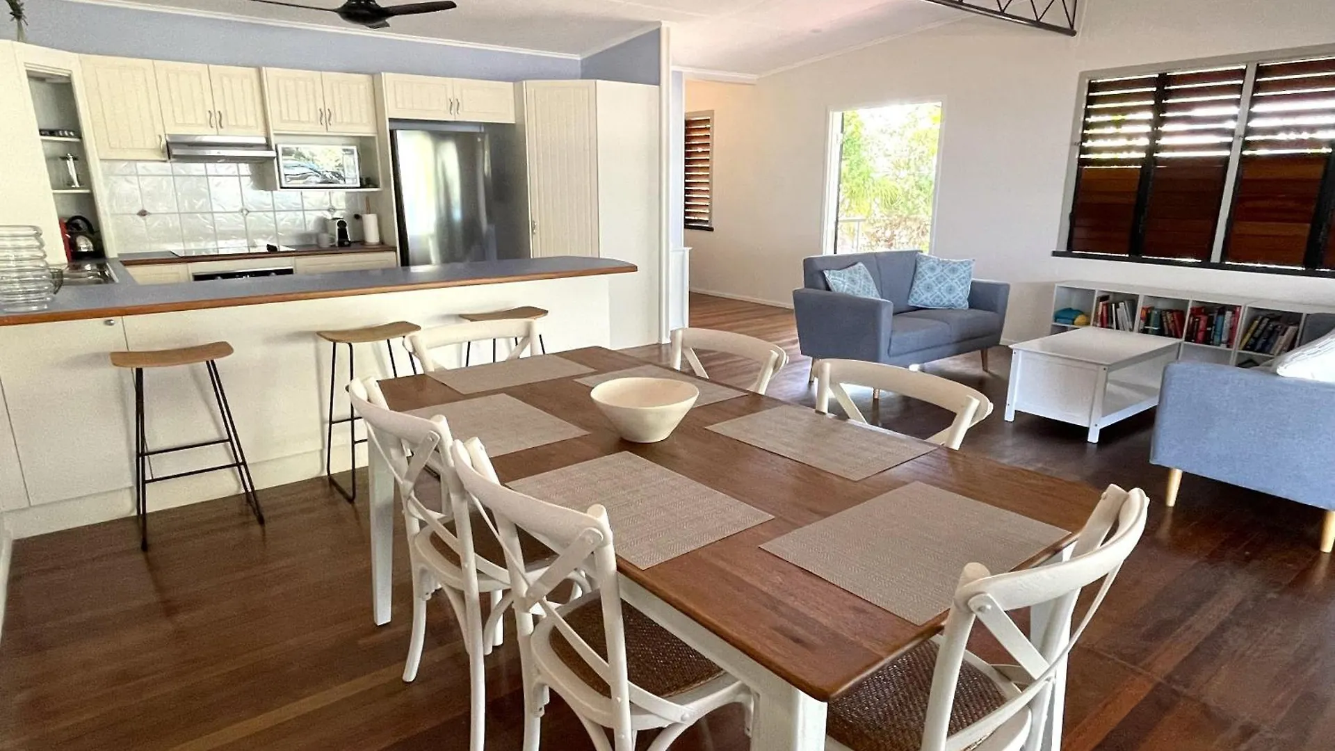 Sully'S Beach House South Mission Beach Australia